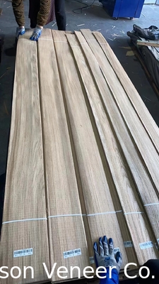 두께 0.55mm 거친 European White Oak Veneer Panel A/B 등급